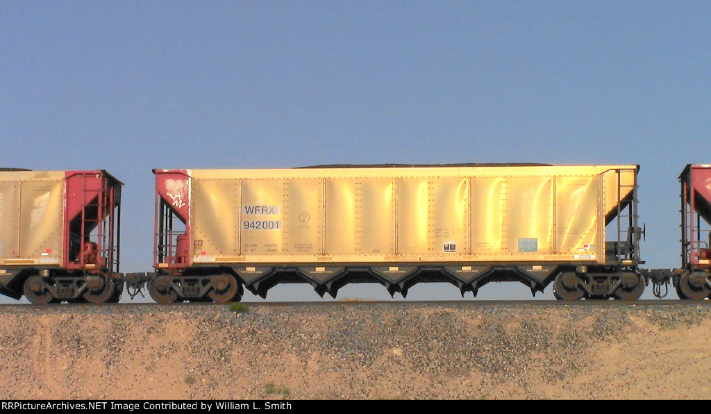 WB Unit Loaded Hooper Frt at Erie NV W-Pshr -97